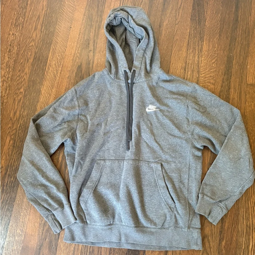 Nike men’s dark gray sweatshirt